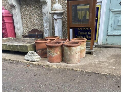 Set 6 matching chimney pots Cp723