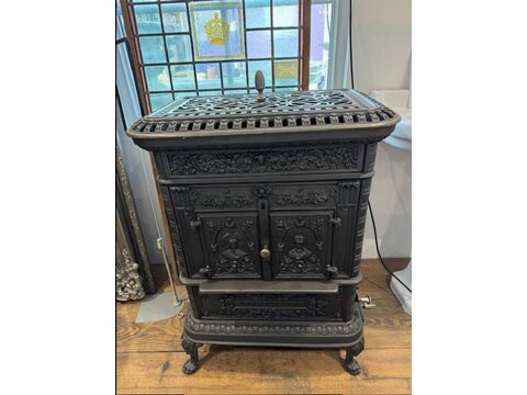 Ornate original heating / cooking stove s251