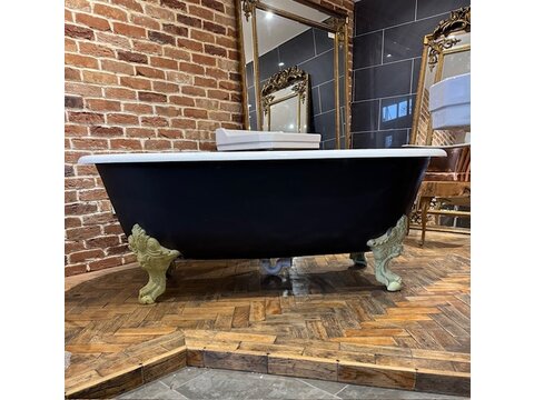 B1101 A Stunning Double Ended Cast Iron Bath